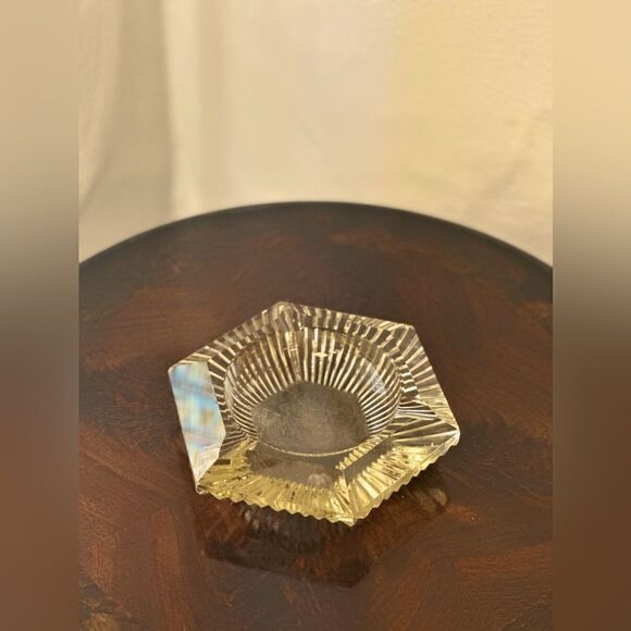1970s glass hexagon ashtray - Picture 1 of 6